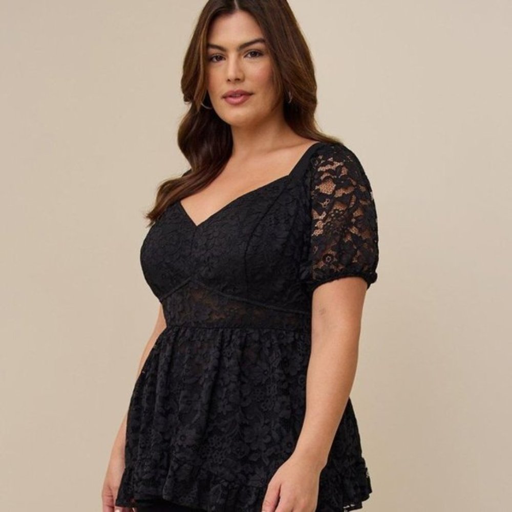 Torrid - Babydoll Lace Puff Sleeve Top in Deep Black